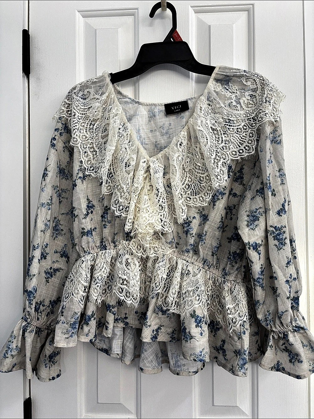 VICI Prairie Peony Floral Lace Trim Top White & Blue Large